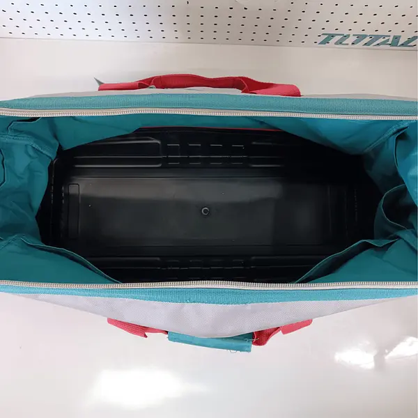 Bolso Para Herramientas 24" Base Dura Total